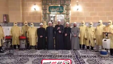وكيل الأوقاف:استمرار حملة النظافة الموسعة بمسجد الإمام الحسين 4