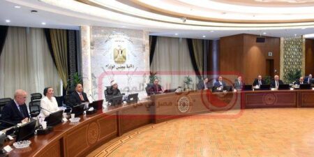 رئيس مجلس الوزراء يجتمع بجميع مؤسسات الدولة المصرية لمتابعة الأزمة بالسودان الشقيق ابريل 2023 9