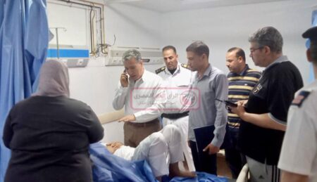 محافظ مطروح يتابع الجهود الطبية لحادث انقلاب سياره سفاري بواحد سيوه واصابه 5 اشخاص 4