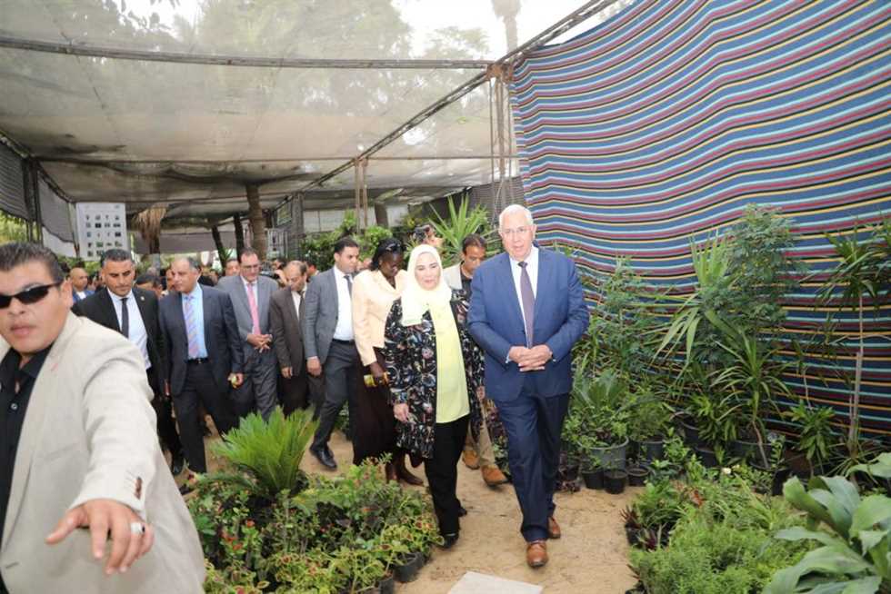 وزير الزراعة يفتتح مهرجان الزهور  بالمتحف الزراعي بالدقي 2