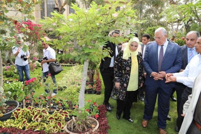 وزير الزراعة يفتتح مهرجان الزهور  بالمتحف الزراعي بالدقي 4