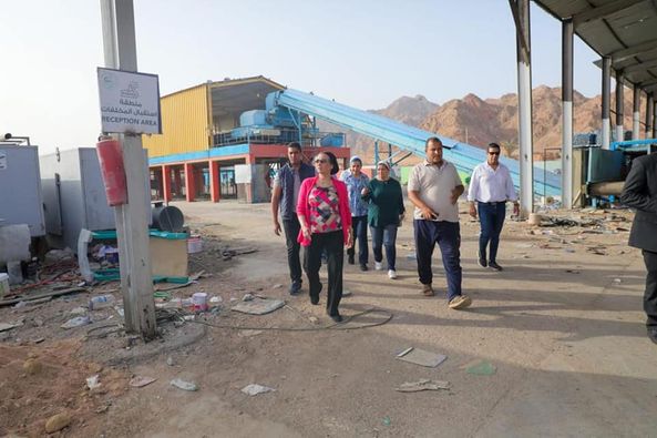 وزيرة البيئة في جولة تفقدية لمصنع تدوير المخلفات بمدينة شرم الشيخ 3