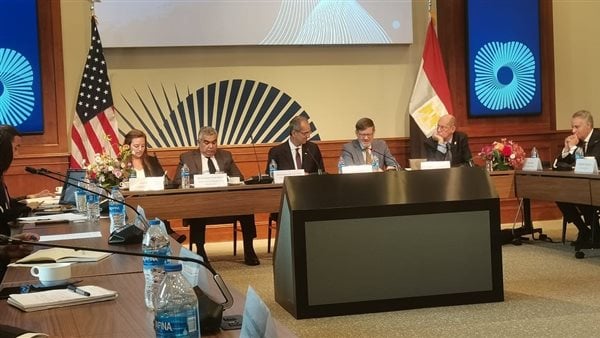 وزير الاتصالات يبحث مع نائبة مستشار الأمن القومي الأمريكي سبل تعزيز التعاون 1