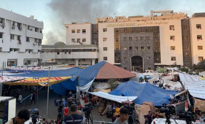 الخارجية الفلسطينية: نحمل الحكومة الإسرائيلية المسؤولية عن أمن وسلامة الموجودين بمجمع الشفاء 1