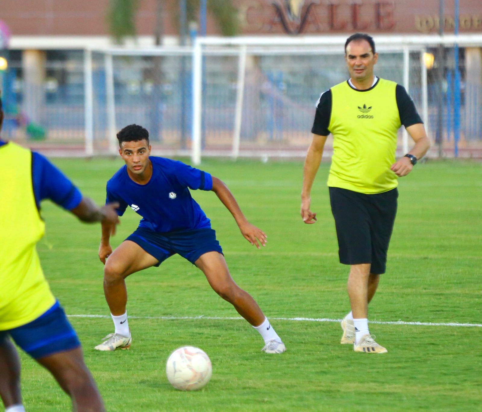 لاعب كرة القدم المحترف محمد طلعت في حوار للرأي العام المصري وبداية تاريخه الكروي 1