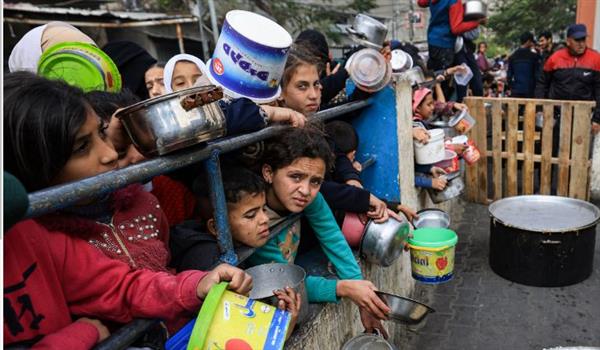 مدير جمعية الإغاثة بغزة: مئات الآلاف من الفلسطينيين يعانون من نقص حاد بالغذاء 1