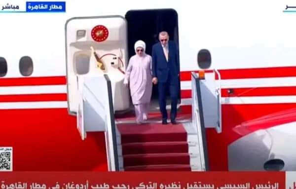 لتحسين العلاقات الثنائية،..لردوغان وصل القاهره 1