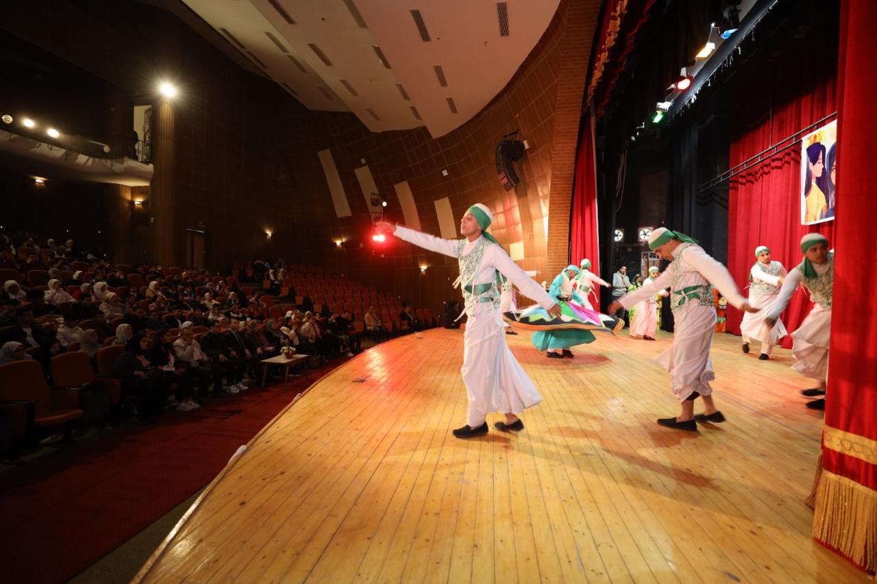 محافظ كفرالشيخ: افتتاح فعاليات الأسبوع الثقافي الرابع ضمن المبادرة الرئاسية "بداية جديدة" 8