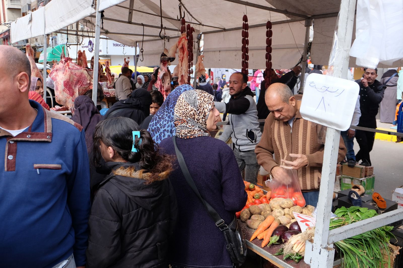 رئيس حي غرب الأسكندرية تشهد سوق اليوم الواحد علي مدار يومين 1