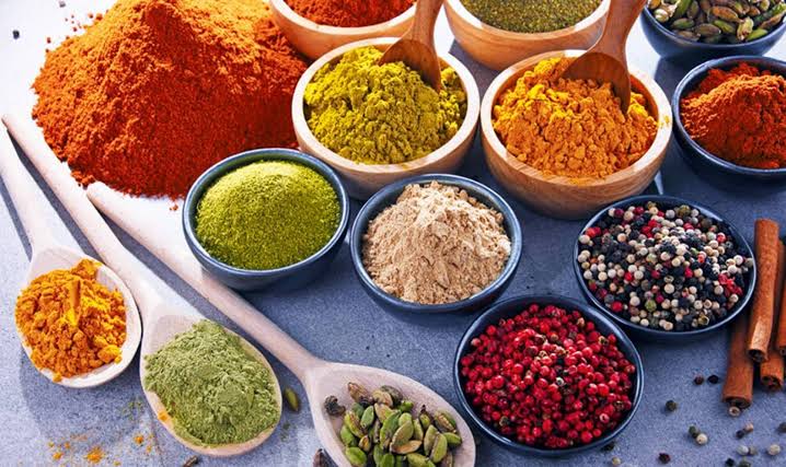 مكونات بهارات الشاورما الأصلية تكفي لعدة مرات