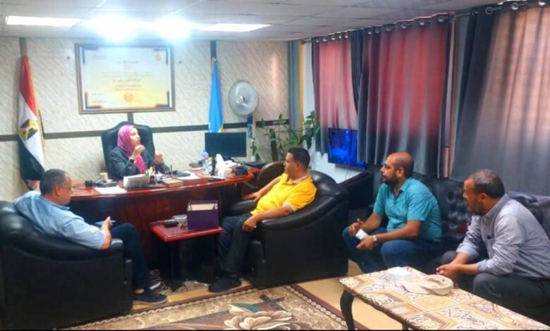 رئيس برج العرب بالإسكندرية:تطالب مديري الإدارات بتذليل جميع العقبات 