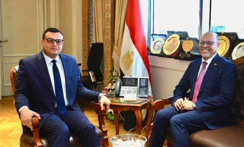 وزيرا الإسكان