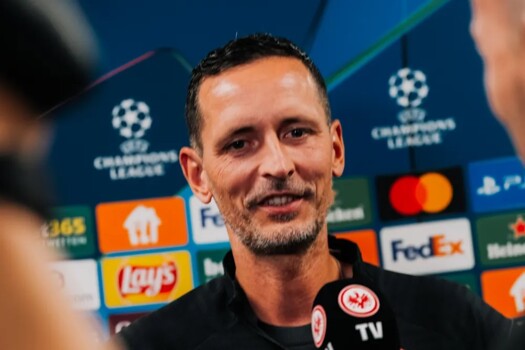 مدرب آينتراخت