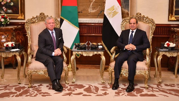 قمة القاهرة