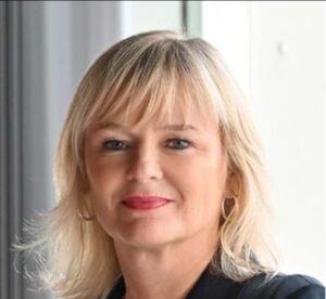 المنتدي السعودي للإعلام يكرم الفائزين بجائزة التميز بأنحاء العالم