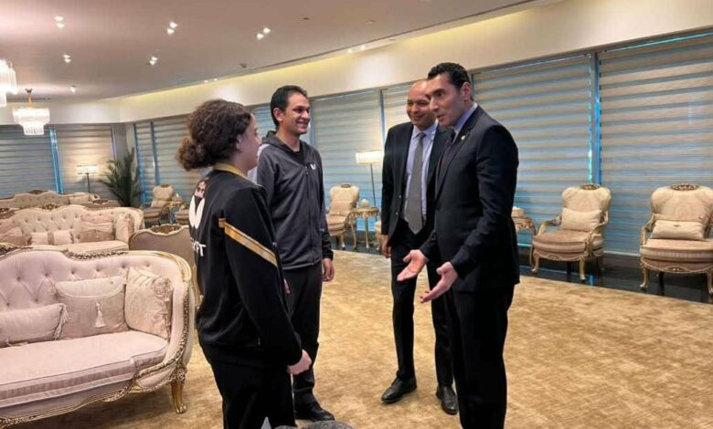 وزير الشباب والرياضة