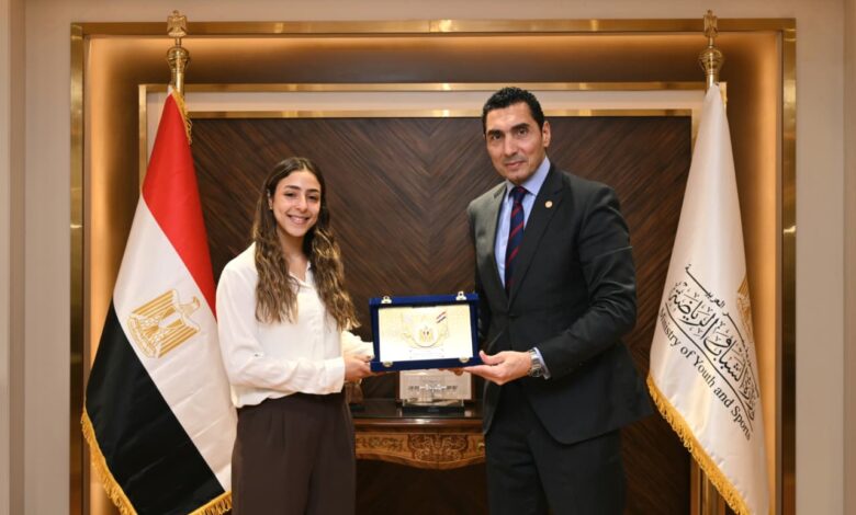 وزير الشباب والرياضة