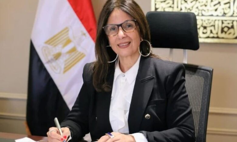 وزيرة الثقافة
