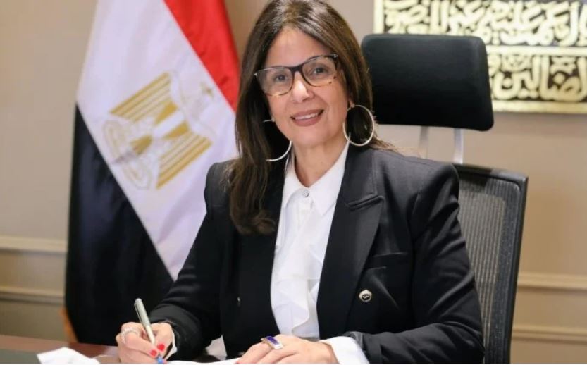 وزيرة الثقافة
