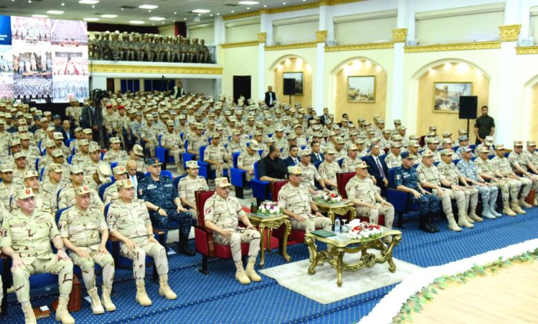 وزير الدفاع والإنتاج الحربي