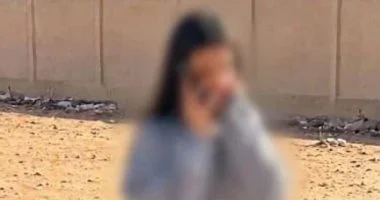 بائعة الشاى