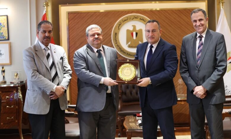وزير التعليم العالي