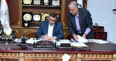 محافظ قنا