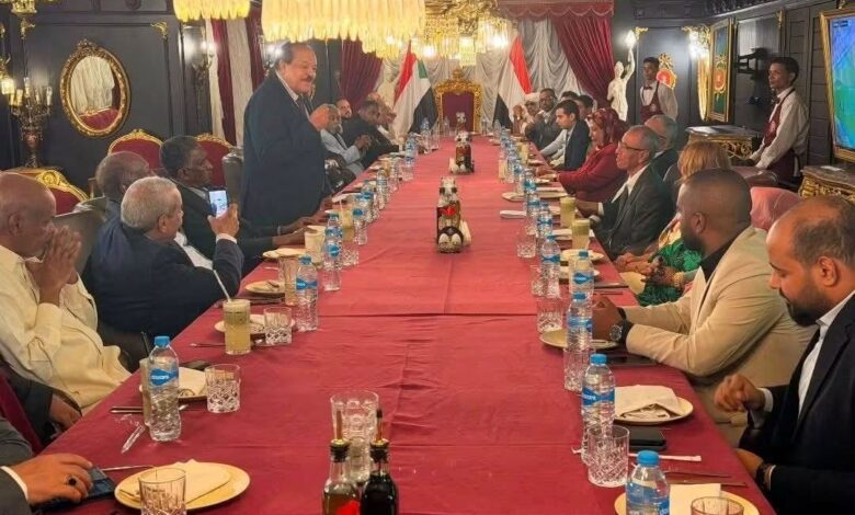 وزير الخارجية السوداني السابق يحتفي بالسفير المصري في الخرطوم 