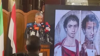 وزير الآثار